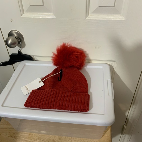 Dillards Accessories - NWT Dillards Winter Cap.